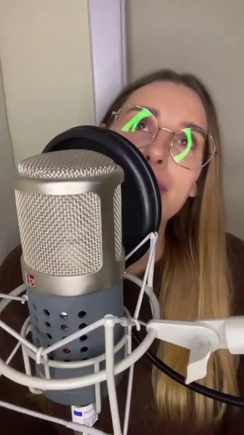 Justyna - sesja nagraniowa w studiu